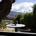 Modern With Kitchen & Secure Parking In Daire Funchal