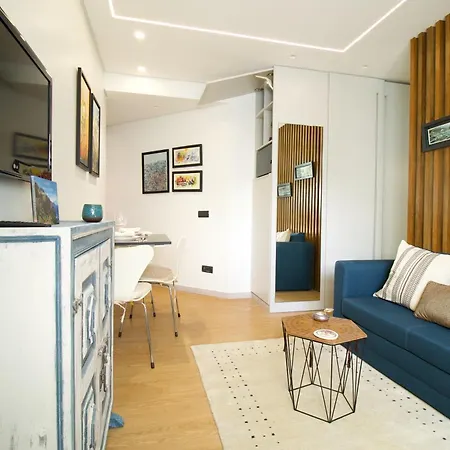 Modern With Kitchen & Secure Parking In Funchal (Madeira)