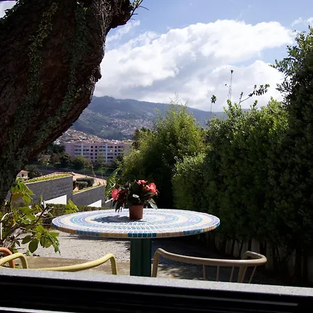 Modern With Kitchen & Secure Parking In Lejlighed Funchal (Madeira)