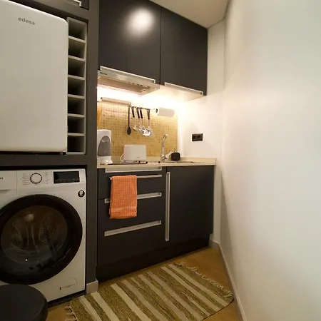 Hideaway - Modern With Kitchen & Secure Parking In *