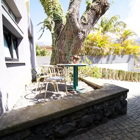 Apartment Hideaway - Modern With Kitchen & Secure Parking In Funchal (Madeira)