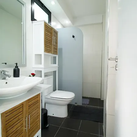 Modern With Kitchen & Secure Parking In *