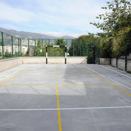 Modern With Kitchen & Secure Parking In Appartement *