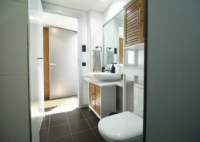 Modern With Kitchen & Secure Parking In Апартаменты Фуншал