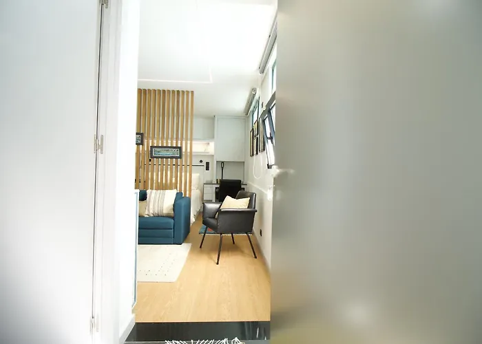 Апартаменты Modern With Kitchen & Secure Parking In Фуншал
